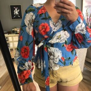 Parker Floral wrap Puff Sleeve w cuffs Top Blouse V-neck Size M